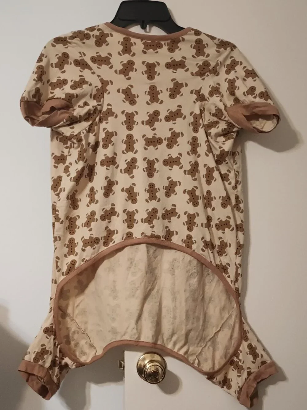 EUC ~ Vibrant Life Gingerbread Man Dog Pajamas, XL - Beige